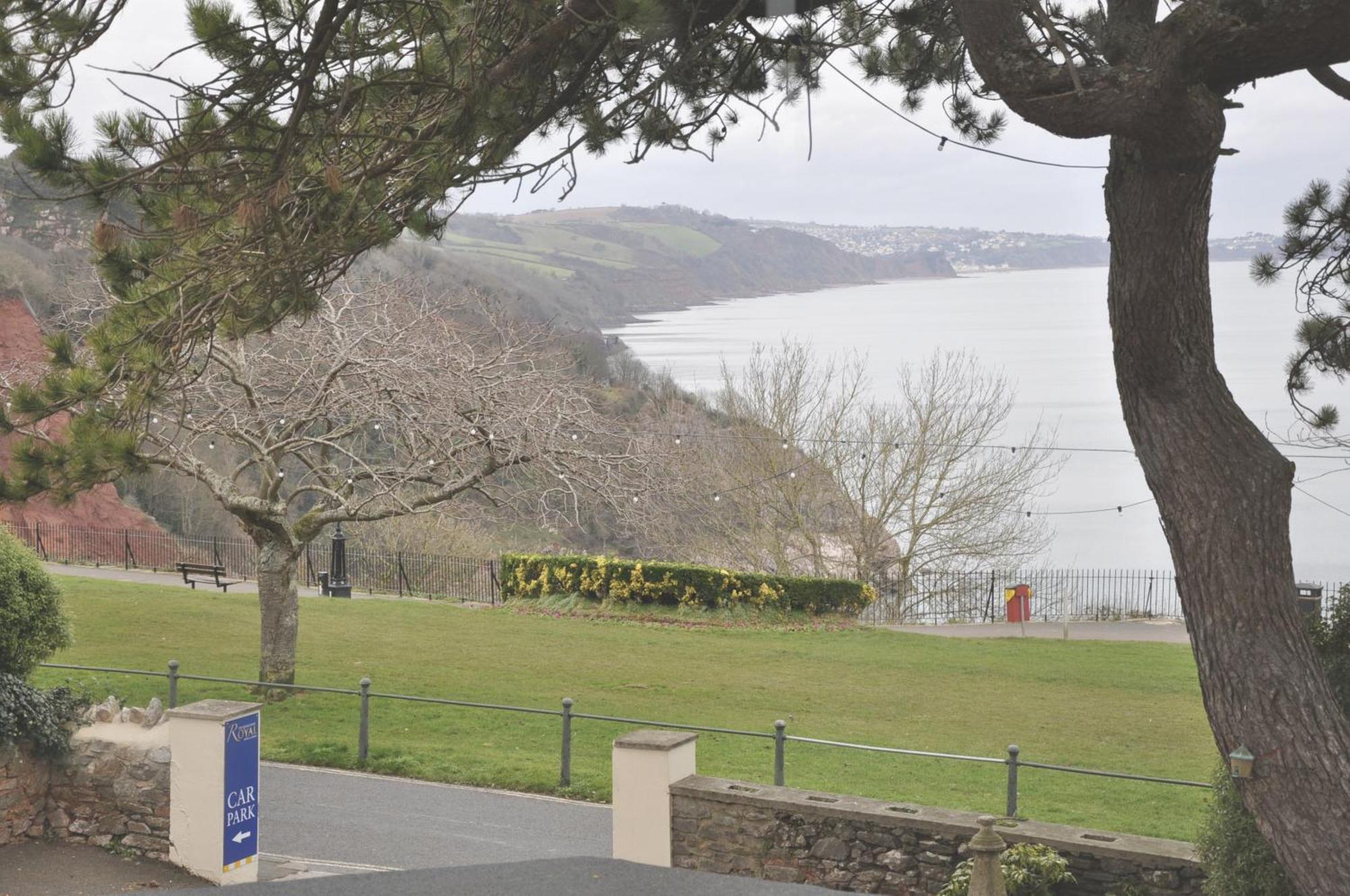 Babbacombe Royal Hotel And Carvery Торки Екстериор снимка